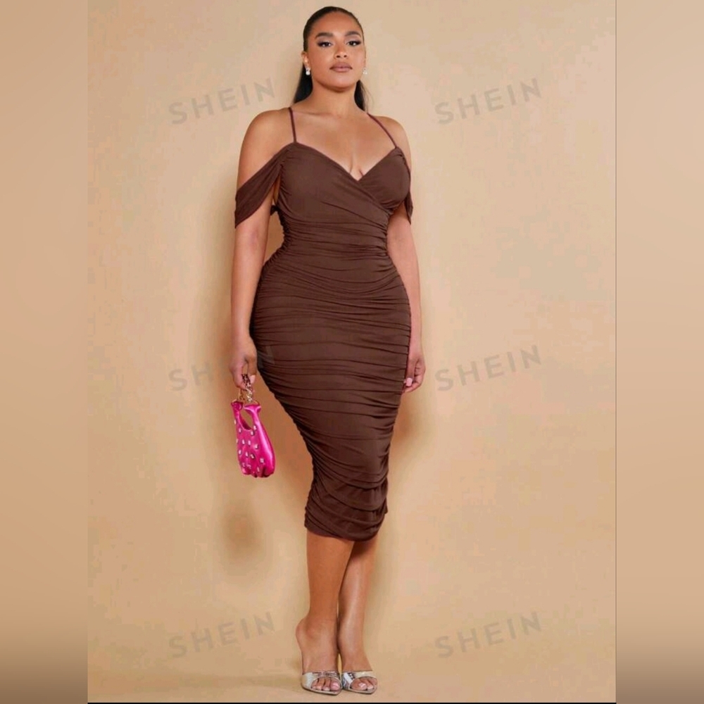 SHEIN BAE Plus Cold Shoulder Ruched Bodycon Dress
